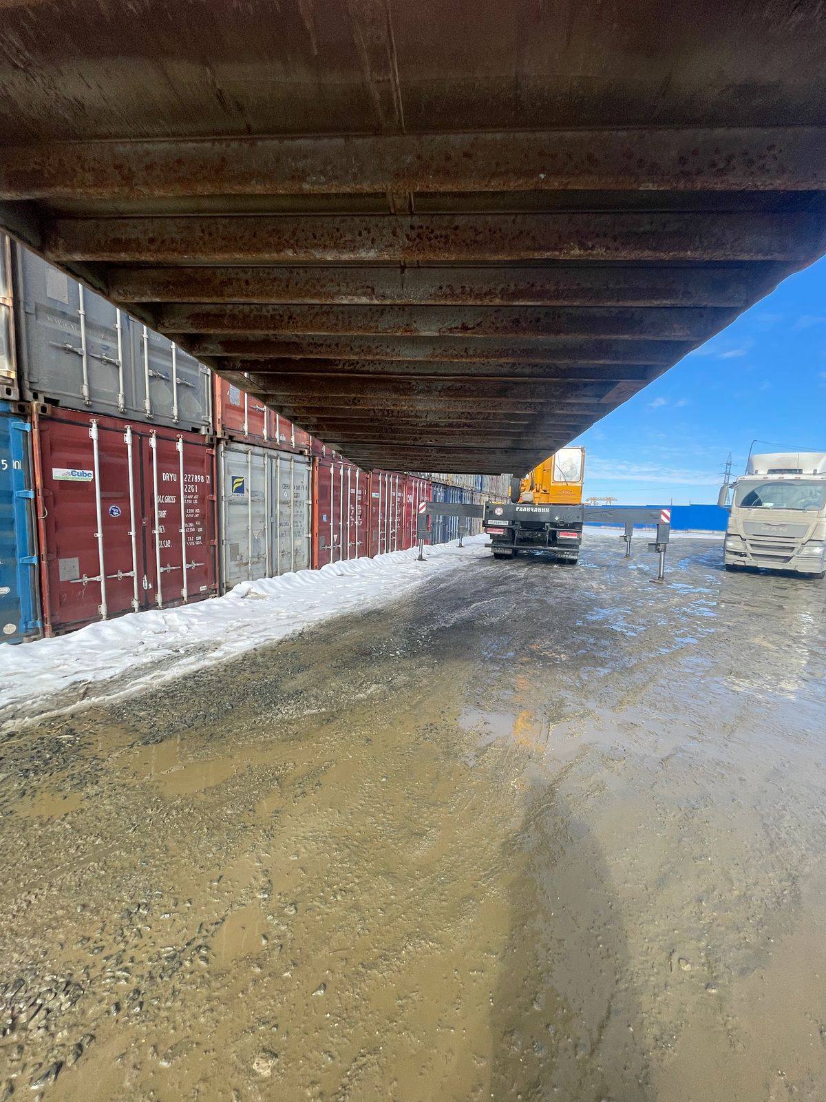 Морской контейнер TGHU0390122